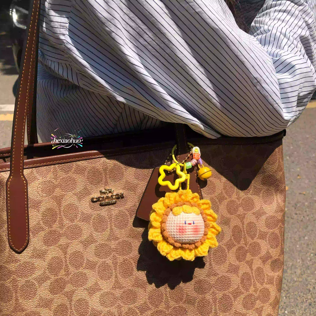 The Cutest Handmade Crochet Sunflower DIY Keychain — A Sweet Gift She'll Actually Love