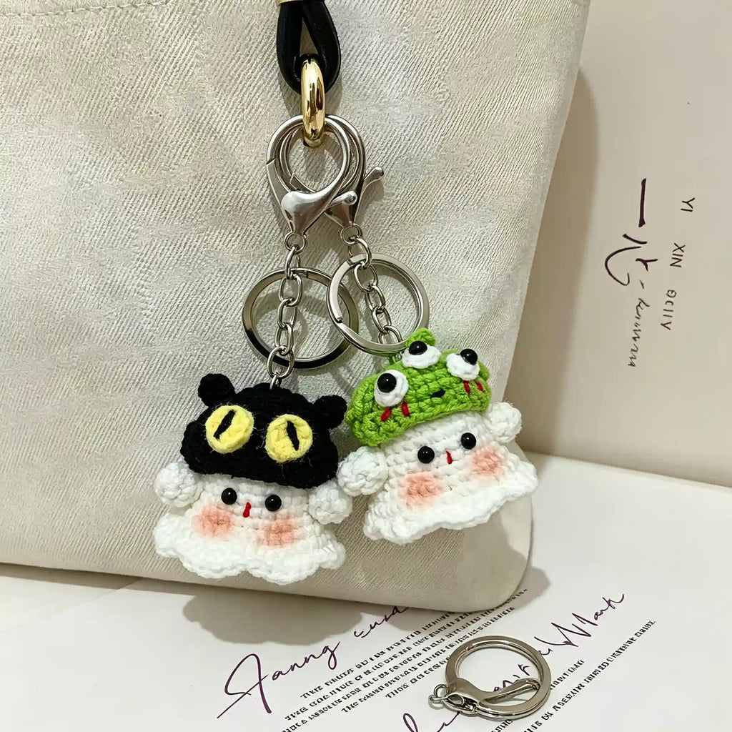 Handmade Crochet Ghost Keychain, Halloween Bag Charm for Friends Creative Gift